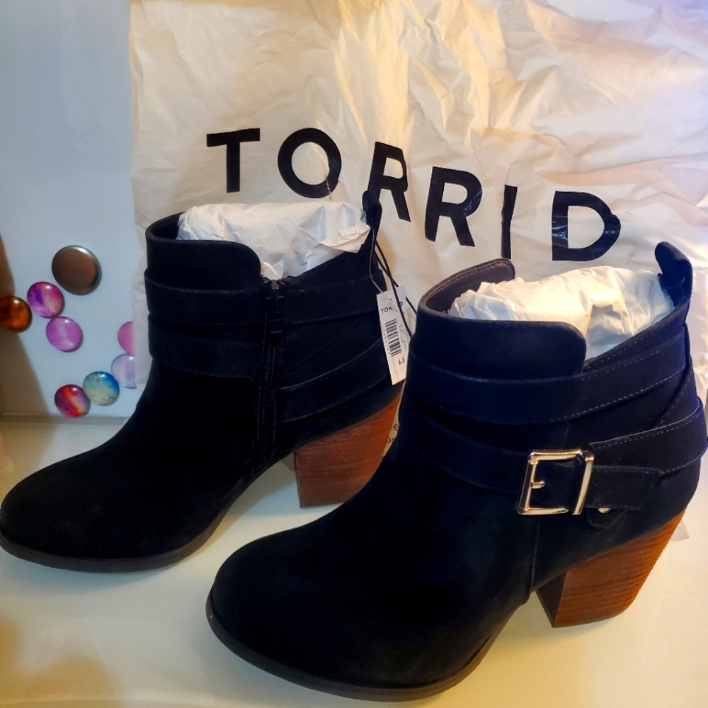 Torrid 6.5 Wide Booties